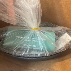 New Pioneer Woman Oval Preseasoned Cast Iron Mini Skillet